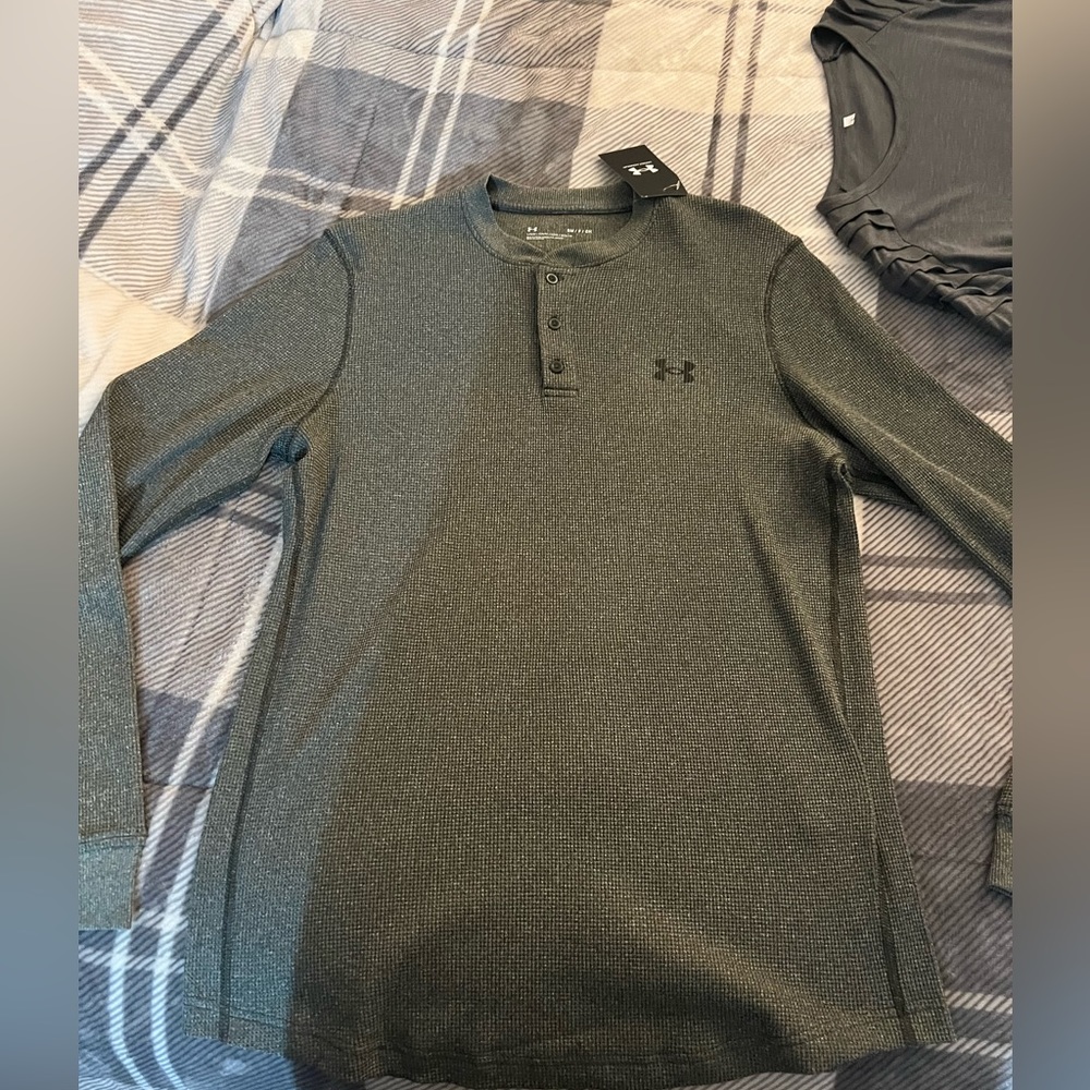 NWT under amour long sleeve shirt